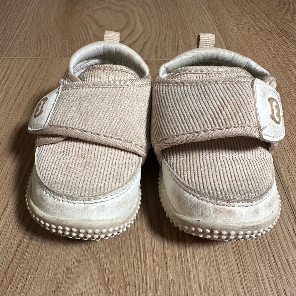 BMCITYBM Baby First Walker Sneaker Beige Corduroy Hook Loop Strap Sz 6.5 Toddler